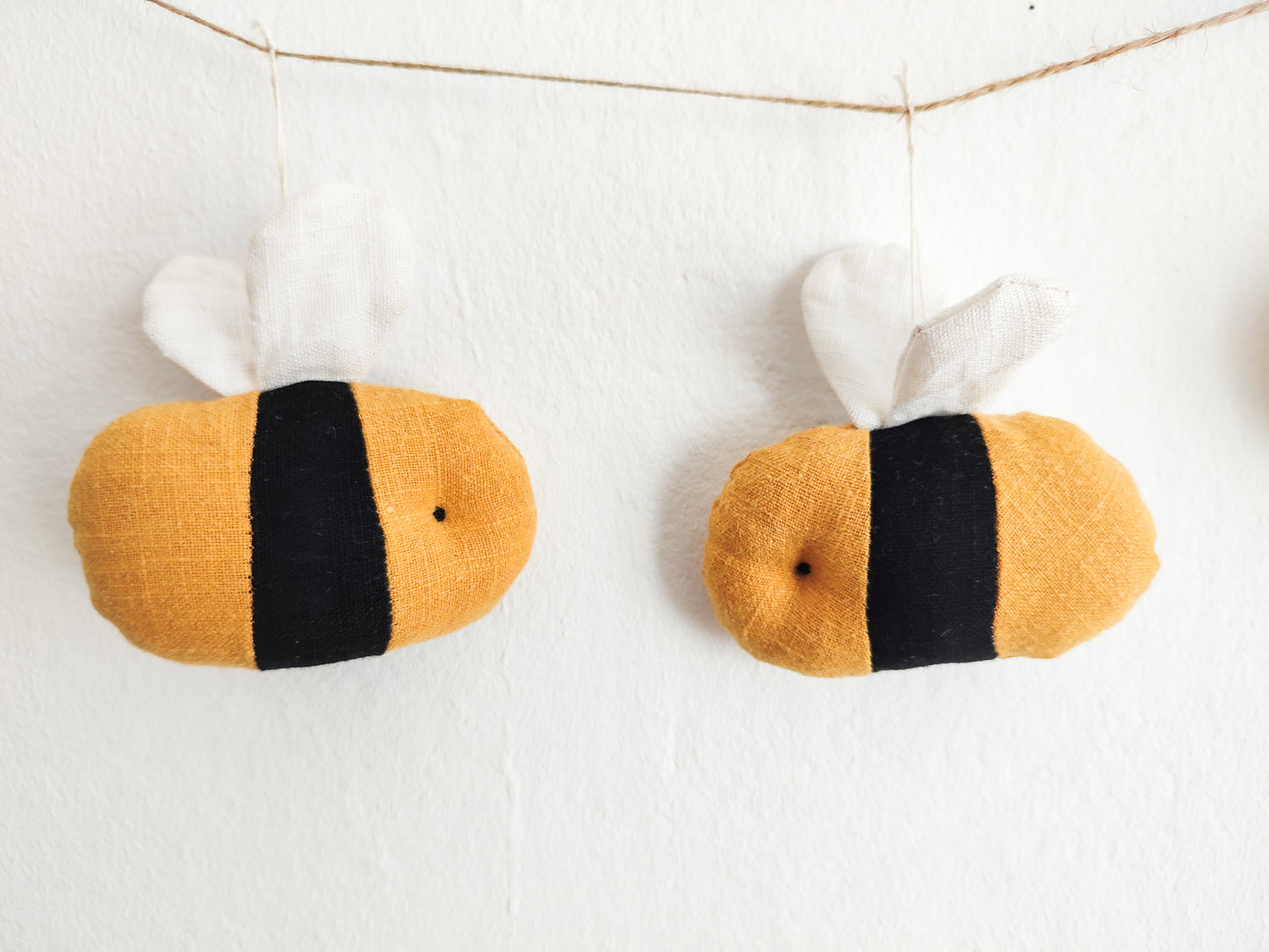 Linen Bees garland
