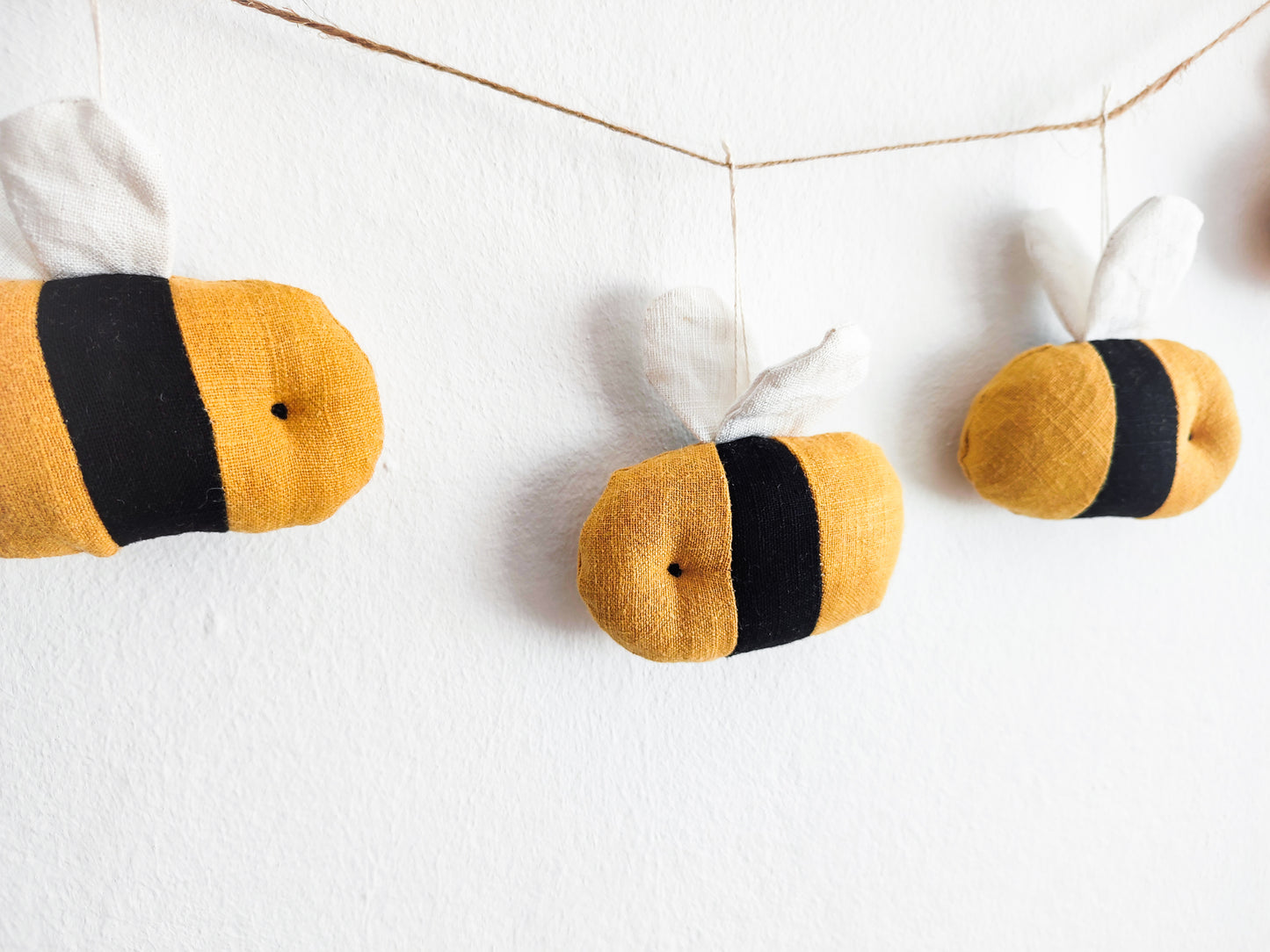 Linen Bees garland