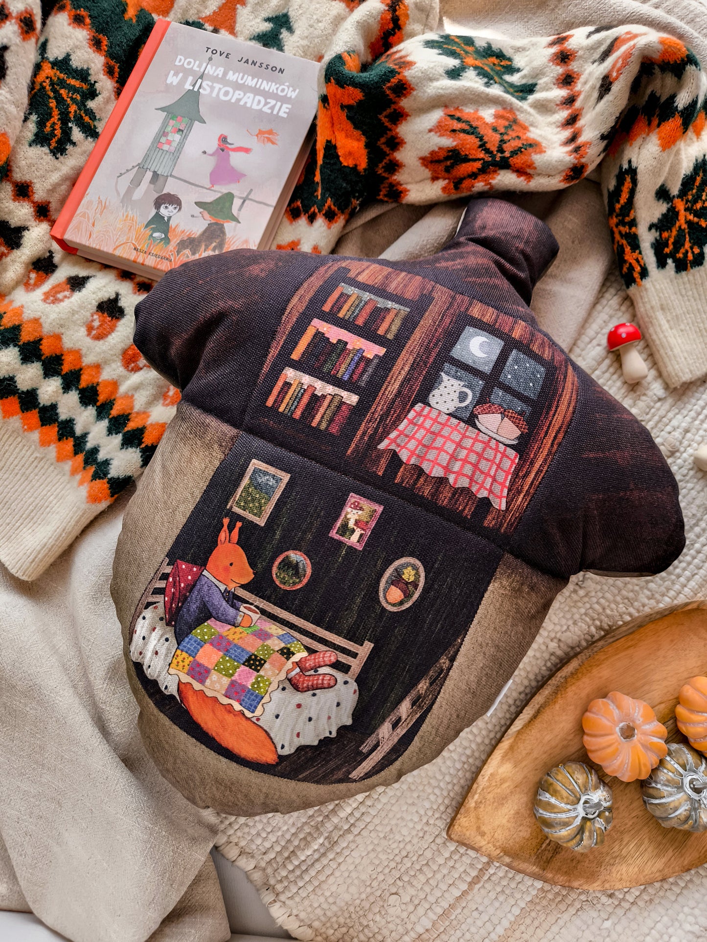Acorn Cushion