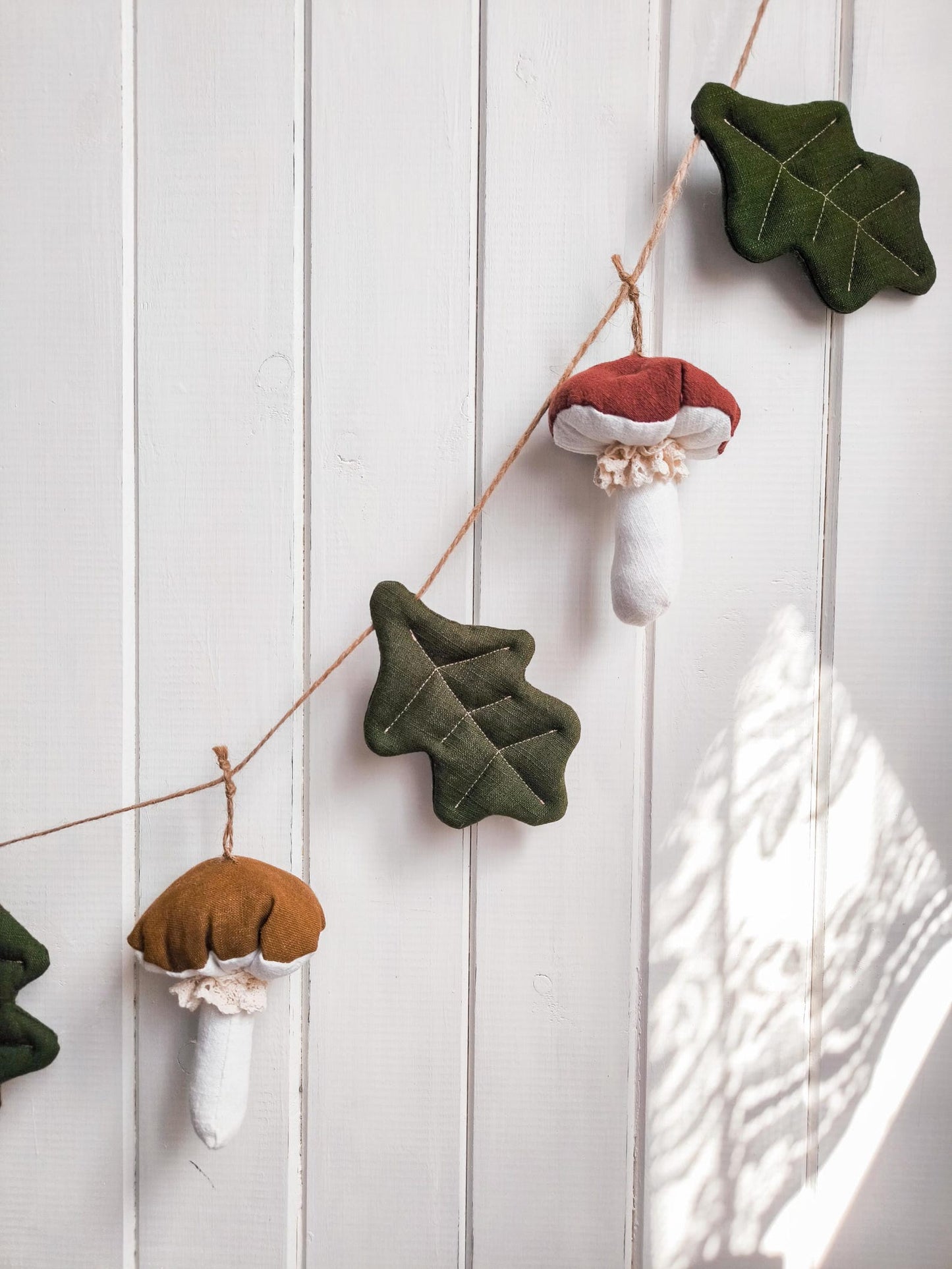 Linen Autumn Garland with Leaves
