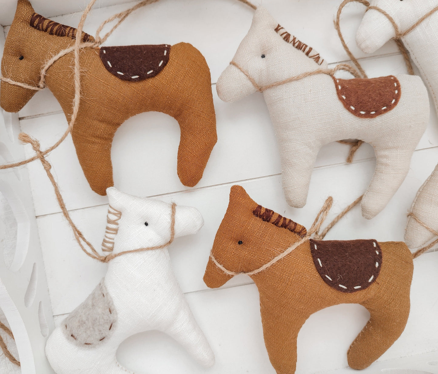 Linen Horse Garland
