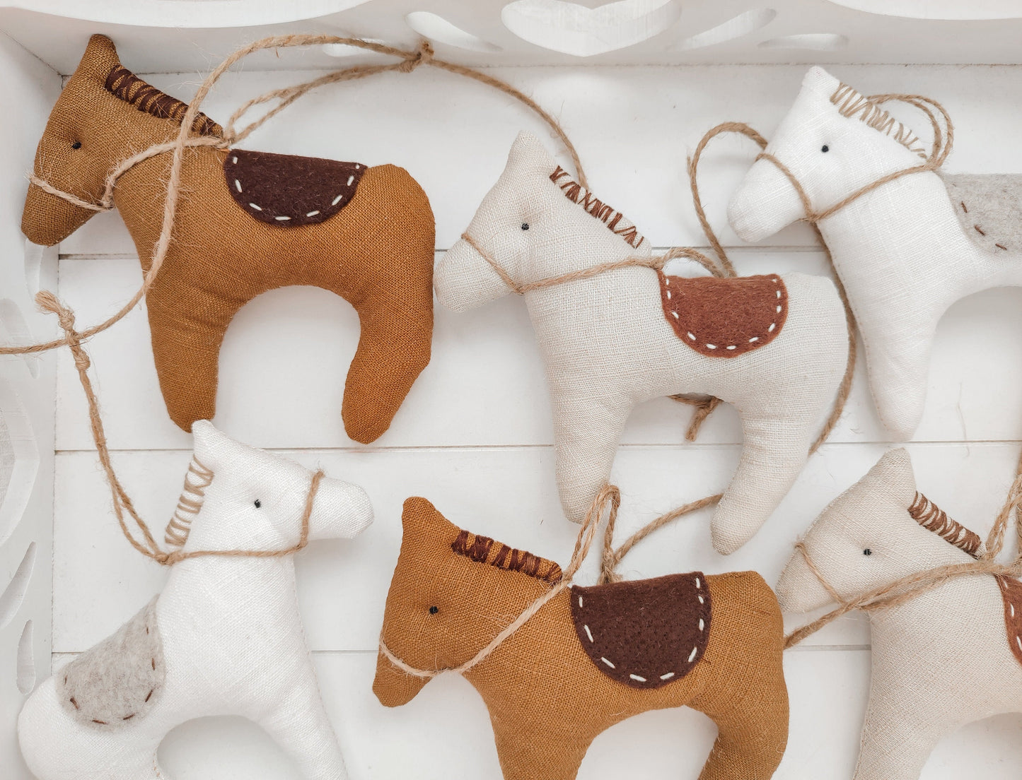 Linen Horse Garland