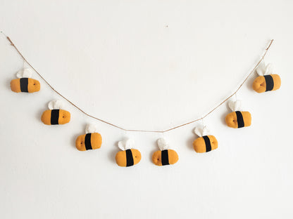 Linen Bees garland