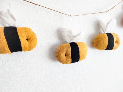 Linen Bees garland