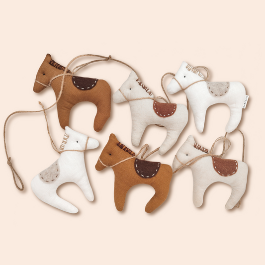 Linen Horse Garland