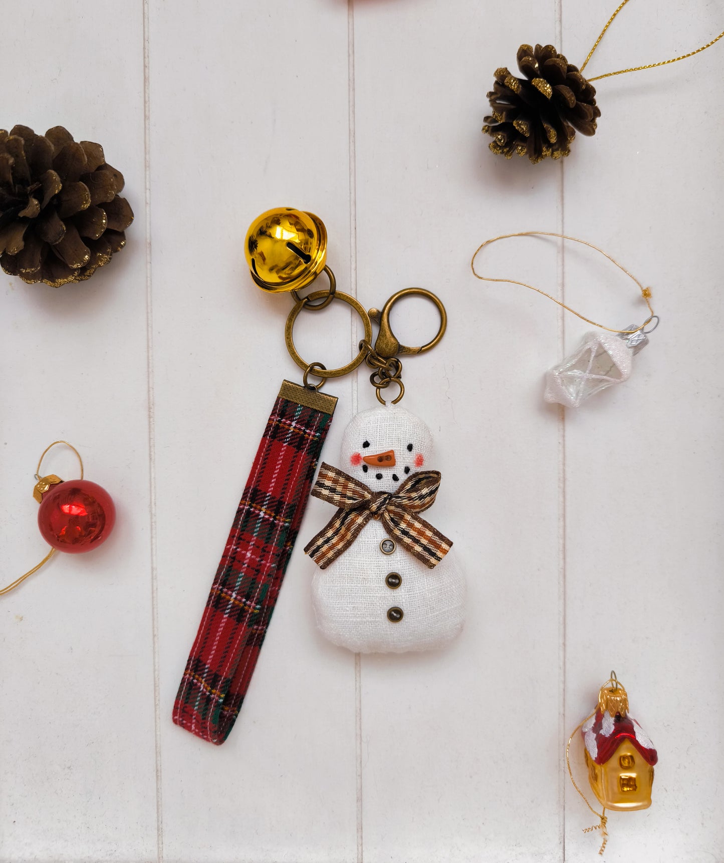 Christmas Keychain with Linen Snowman