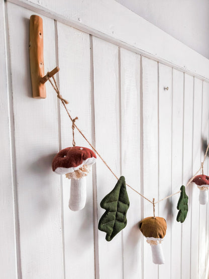 Linen Autumn Garland with Leaves