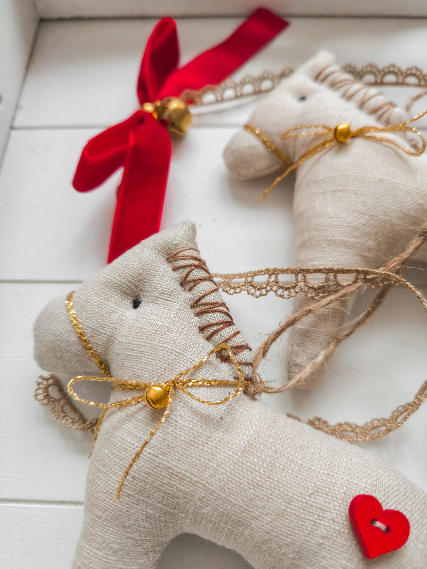 Linen Christmas Garland with Horses, Bows & Bells