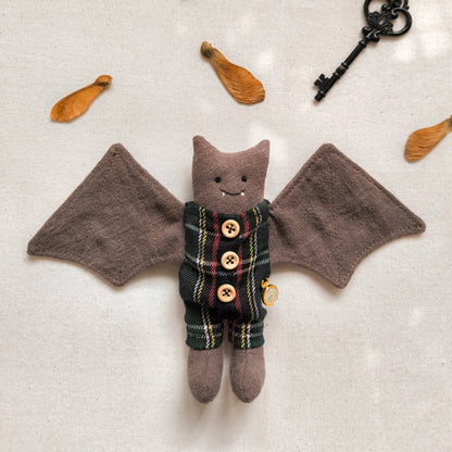 Lucien & Morgana Linen Bat Couple