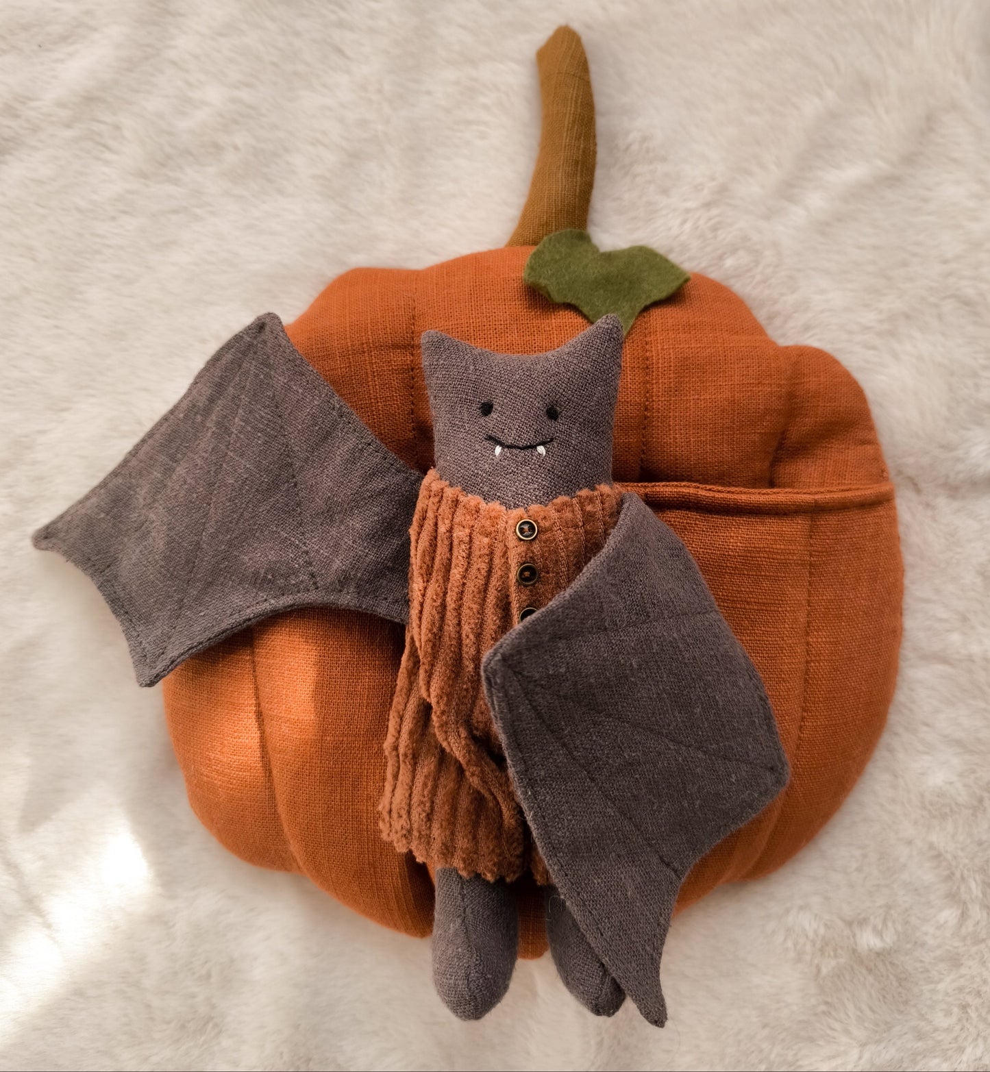 Linen Bat in Pumpkin Pocket