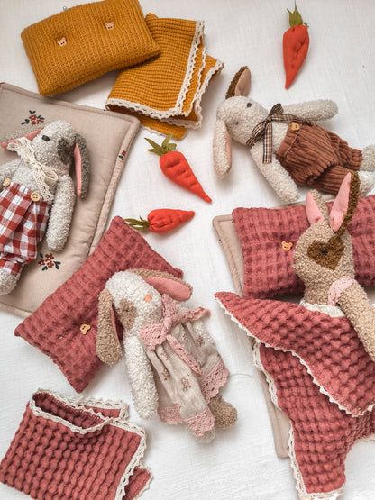 Heirloom Bunny Oscar + Mini Bedding Set