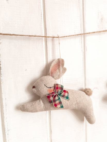Linen Garland with Bunnies