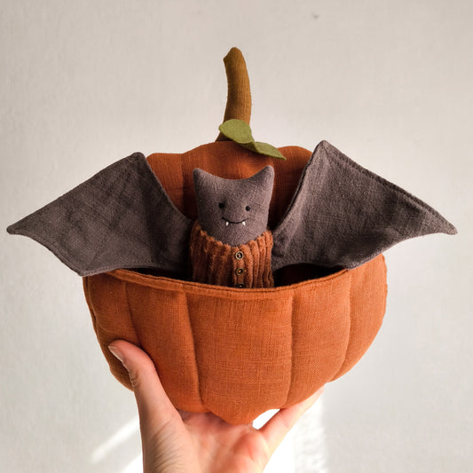 Linen Bat in Pumpkin Pocket