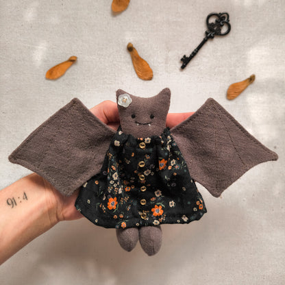 Lucien & Morgana Linen Bat Couple