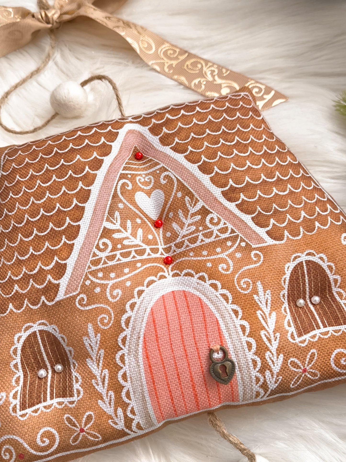 Christmas Wall Hanging Gingerbread House & Linen Tree